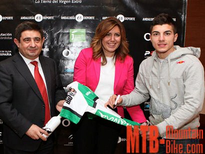 Maverick Viñales se marca como objetivo terminar la Andalucía Bike Race