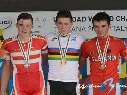 Ctos. del Mundo: Mathieu Van der Poel logra el título mundial en ruta junior