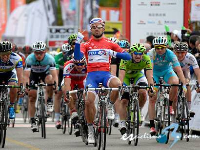 Tour de Pekín: Nacer Bouhanni gana la tercera etapa y sigue líder