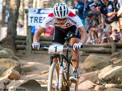 Nino Schurter inicia la Copa del Mundo con victoria, Carlos Coloma décimo