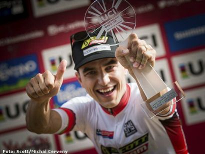 Mundial de MTB: Nino Schurter y Jolanda Neff logran el oro en Cairns