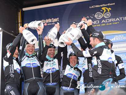Tirreno-Adriático: Omega Pharma-Quick Step gana la crono y Cavendish es líder