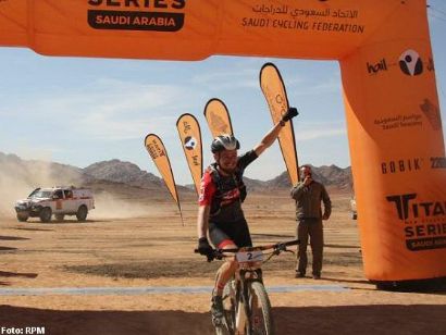 Titan Series Arabia Saudí: Óscar Pujol vuela y estrena el liderato en Hail