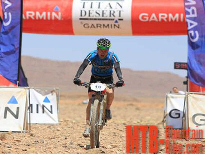Titan Desert: Óscar Pujol gana la tercera etapa, Ibon Zugasti sigue líder