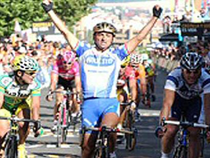 Tirreno-Adritico: Bettini da su primer aviso para la Miln-San Remo y toma el liderato