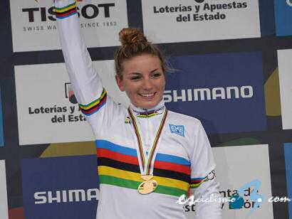 Pauline Ferrand Prevot agranda su leyenda con un nuevo Mundial de mountainbike