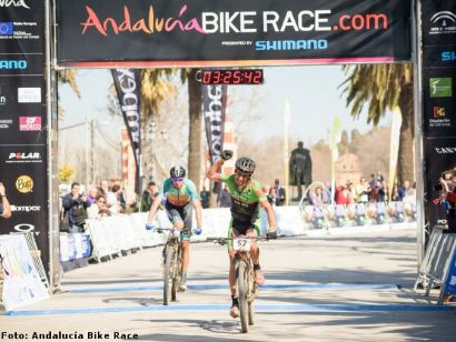 Andalucía Bike Race: Pedro Romero gana la quinta etapa, Tiago Ferreira líder