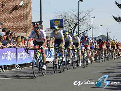Listado oficial de corredores preinscritos en la Flecha Valona 2016