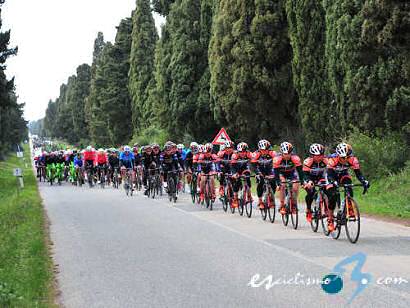 Listado oficial de corredores inscritos en la Vuelta a La Rioja 2015