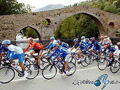 Vuelta a Asturias: Jos ngel Vidal: Hubo un poco de sangre fra de ms entre los directores