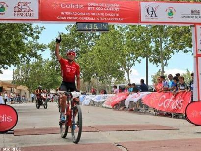 Mantecón gana en Caudete pero Pablo Rodríguez, segundo, sentencia el Open de España XCO