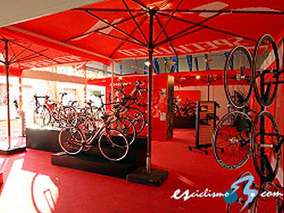 El stand de Specialized en Festibike atrajo la atención de numeroso público