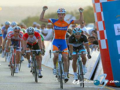 Theo Bos suma su segunda victoria en el Tour de Omn