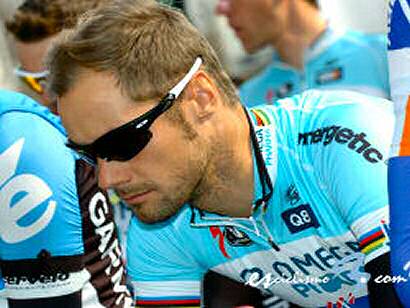 Tom Boonen logra la victoria en el E3 Harelbeke por delante de Óscar Freire