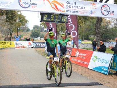 Open de España: Miguel Muñoz y Lara Lois ganan la Vuelta a Córdoba BTT