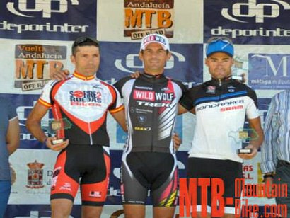 Trujillo repite victoria en la tercera etapa de la Vuelta Andalucía MTB