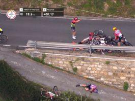 Debora Silvestri, consciente tras una dura ca�da en la Mil�n-San Remo Femenina