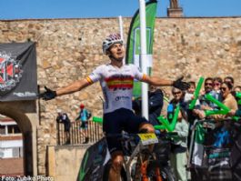 Adri�n Benedito y Natalia Fischer dominan el Preeuropeo Templarios XCM en Jerez de los Caballeros