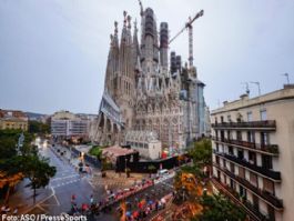 Barcelona ilumina un Tour de Francia que se decidirá la última semana Barcelona ilumina un Tour de Francia que se decidirá la última semana