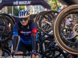 La Vuelta Cicloturista a Ibiza homenajea a David Ib��ez en su primera etapa