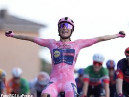 Elisa Balsamo también gana en Buja y refuerza su liderato en el Giro de Italia Femenino Elisa Balsamo también gana en Buja y refuerza su liderato en el Giro de Italia Femenino