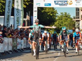 Erik Fetter sorprende en Galanta y Van Eetvelt conserva por un segundo el liderato del Tour de Eslovaquia Erik Fetter sorprende en Galanta y Van Eetvelt conserva por un segundo el liderato del Tour de Eslovaquia