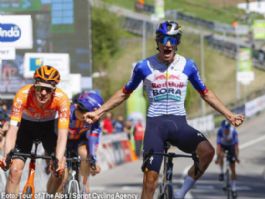 Giulio Pellizzari gana en Martell y asalta el liderato del Tour de los Alpes