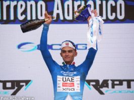 Tirreno-Adri�tico: Isaac Del Toro: "Estoy muy orgulloso, pero quiero terminar el trabajo"