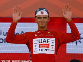 Isaac del Toro golpea primero en el UAE Tour con triunfo en Liwa Palace Isaac del Toro golpea primero en el UAE Tour con triunfo en Liwa Palace