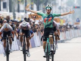 Nil Gimeno culmina la fuga y logra su primera victoria profesional en la 7ª etapa del Tour de Langkawi Nil Gimeno culmina la fuga y logra su primera victoria profesional en la 7ª etapa del Tour de Langkawi