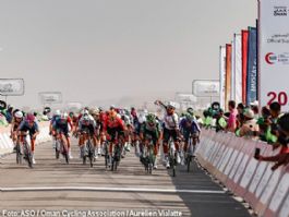 Sebasti�n Molano inaugura el Tour de Om�n con un triunfo al esprint en Bimmah Sink Hole