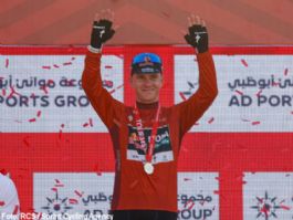Remco Evenepoel gana la contrarreloj y arrebata el liderato a Isaac del Toro en el UAE Tour