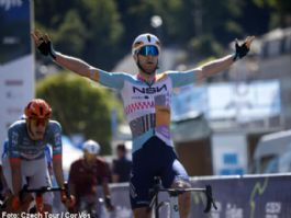 Riley Sheehan bate a Ben Turner y estrena el liderato de la Vuelta a Rep�blica Checa