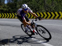 Sergio Chumil, primer retirado de la Vuelta a España tras sufrir una caída Sergio Chumil, primer retirado de la Vuelta a España tras sufrir una caída