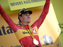 Søren Wærenskjold gana al esprint en Nevers la etapa más rápida de la historia del Tour de Francia Søren Wærenskjold gana al esprint en Nevers la etapa más rápida de la historia del Tour de Francia