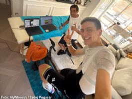 Tadej Pogacar vuelve a subirse a la bicicleta tras su ca�da en la Vuelta a Espa�a