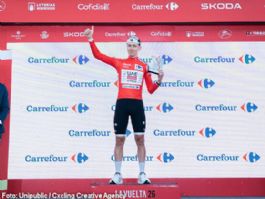 Vuelta a España: Tadej Pogacar: "Si no respondo al ataque de Van Aert, gana la etapa" Vuelta a España: Tadej Pogacar: "Si no respondo al ataque de Van Aert, gana la etapa"