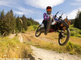 Tarek Rasouli vuelve a rodar en un bike park 24 años después de su lesión medular Tarek Rasouli vuelve a rodar en un bike park 24 años después de su lesión medular