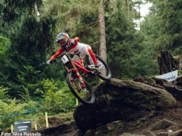Lachlan Stevens-McNab y Lisa Baumann mandan en la clasificación del descenso del Mundial de Val di Sole Lachlan Stevens-McNab y Lisa Baumann mandan en la clasificación del descenso del Mundial de Val di Sole