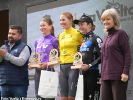 Mackenzie Coupland gana la etapa reina y se lleva la general de la Vuelta a Extremadura Femenina