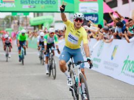 Wilmar Paredes repite victoria en la segunda etapa y afianza su liderato en la Vuelta a Colombia Wilmar Paredes repite victoria en la segunda etapa y afianza su liderato en la Vuelta a Colombia