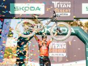 Luis Len Snchez y Natalia Fischer se proclaman reyes de la Titan Desert de Almera