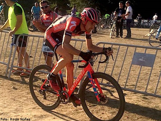 Aitor Hernández y Lierni Lekuona ganaron el III Gran Premio de ciclocross de Beasain Aitor Hernández y Lierni Lekuona ganaron el III Gran Premio de ciclocross de Beasain