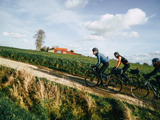 Shimano y Laurens Ten Dam se unen para vivir la ruta Alterntiva Flandes (Vdeo)