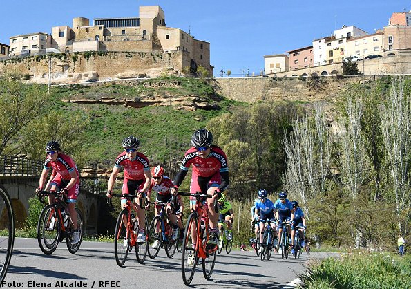 El equipo Bizkaia-Durango estrena la temporada en la Vuelta a la Comunidad Valenciana El equipo Bizkaia-Durango estrena la temporada en la Vuelta a la Comunidad Valenciana