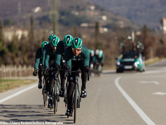 Tres ciclistas del Bora-Hansgrohe hospitalizados tras ser atropellados entrenando