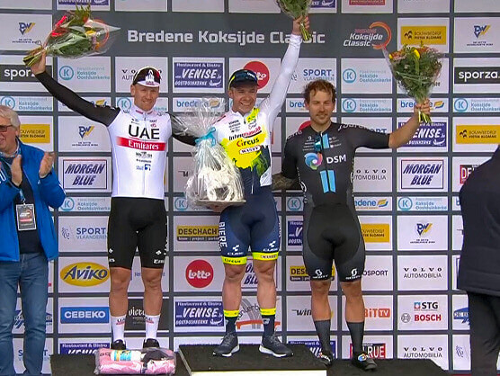 Gerben Thijssen puede con Pascal Ackermann en la Bredene Koksijde Classic