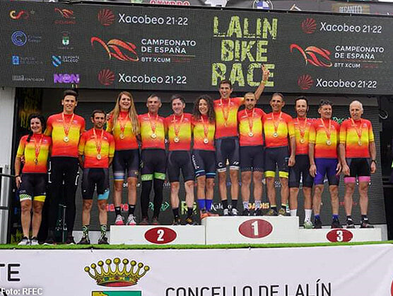 Roberto Bou y Ramona Gabriel, campeones de Espaa de BTT Ultramaratn