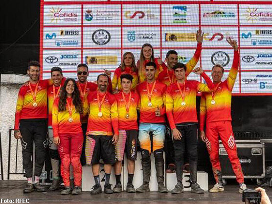ngel Surez y Zoe Zamora, campeones de Espaa de Descenso