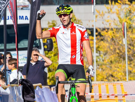 Carlos Hernndez y Ruth Moll imbatibles en el Ciclocross G.P. Bicicletas EnBici